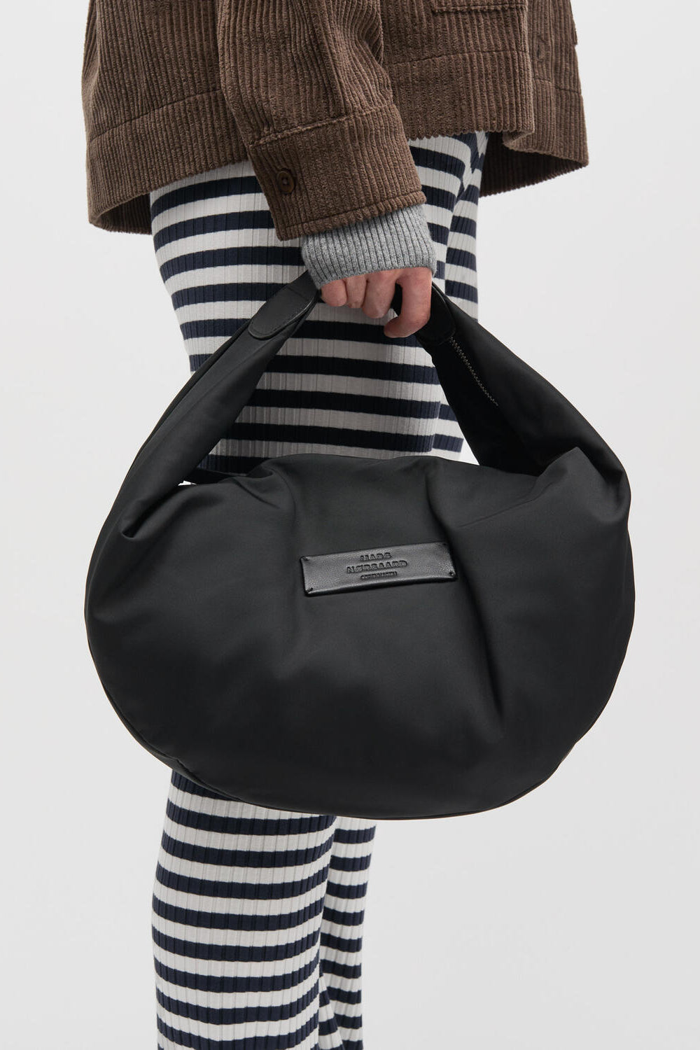 Tian Morrigan crossbody taske - sort